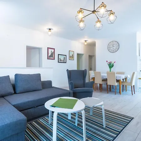 Semes- Three Bedroom With Jacuzzi And Sea View Apartment *