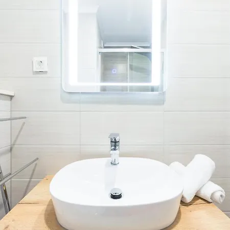 Semes- Three Bedroom With Jacuzzi And Sea View Cavtat