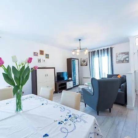 Semes- Three Bedroom With Jacuzzi And Sea View * Cavtat